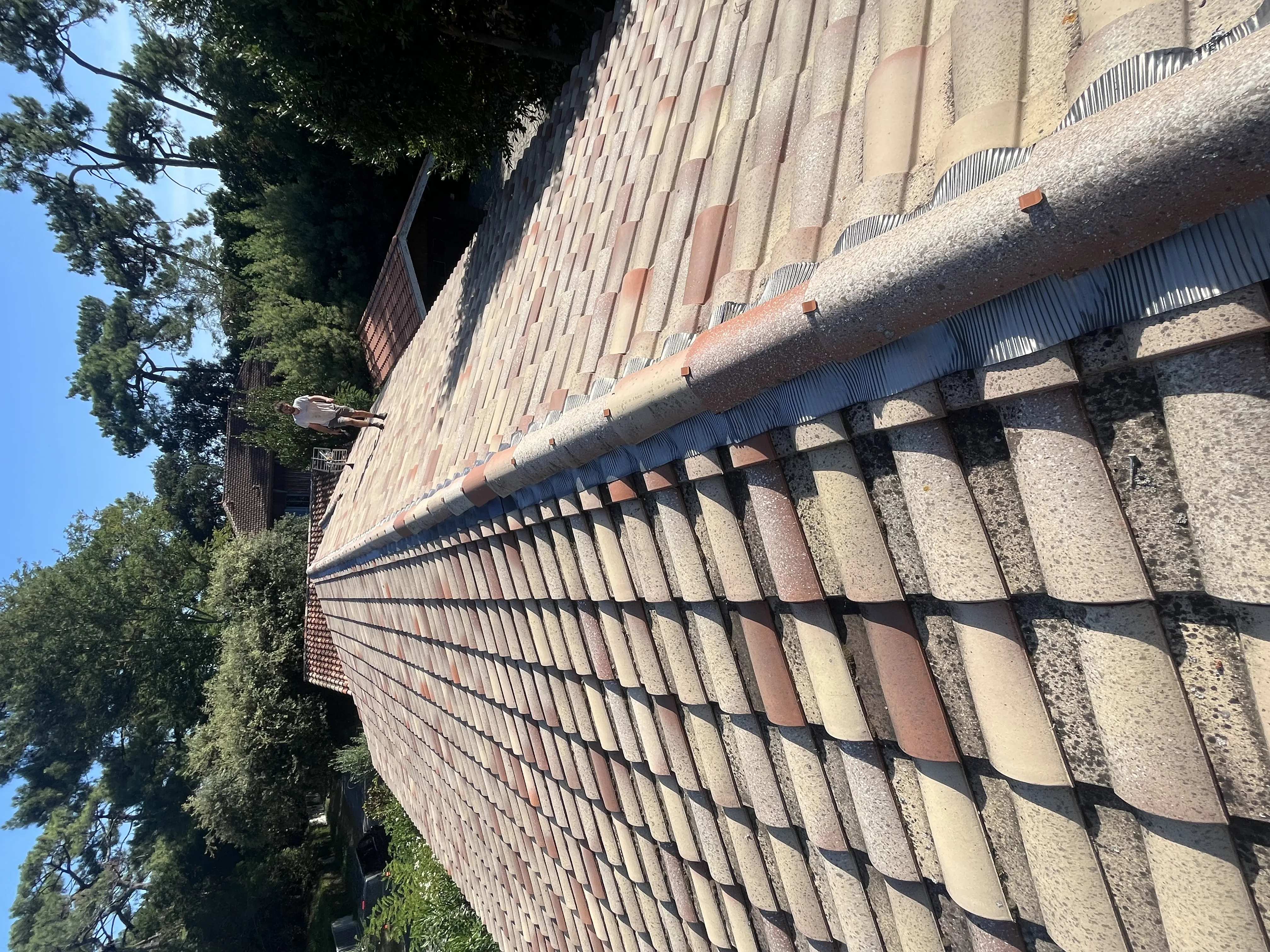 Entretien couverture tuiles méridionales — Cap Ferret