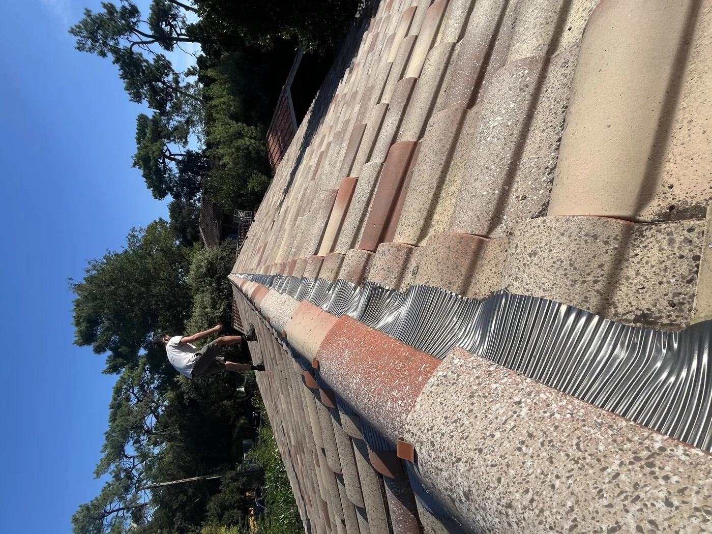 Changement de closoires sur faîtage — Cap Ferret